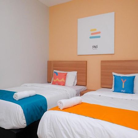Sans Hotel Tiga Putri Semarang By Reddoorz 外观 照片