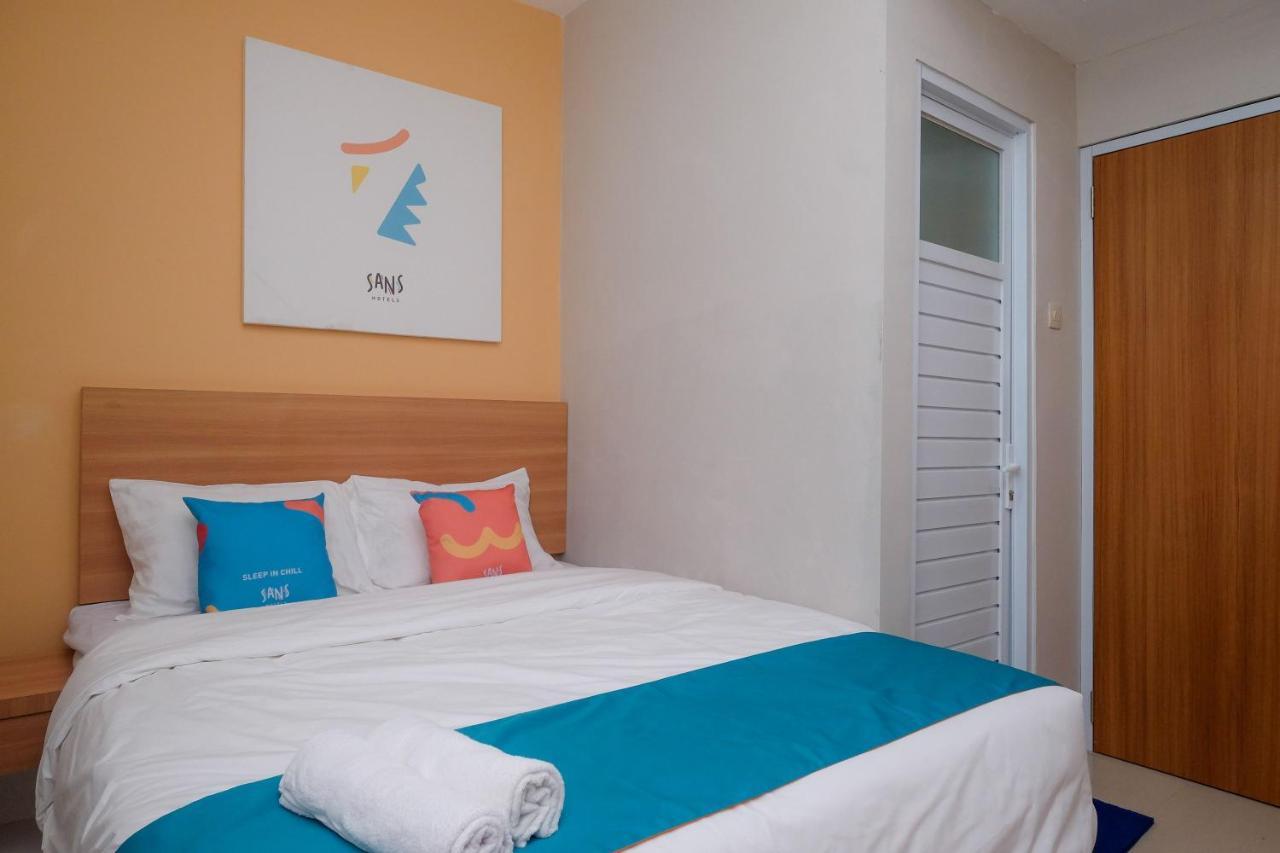 Sans Hotel Tiga Putri Semarang By Reddoorz 外观 照片