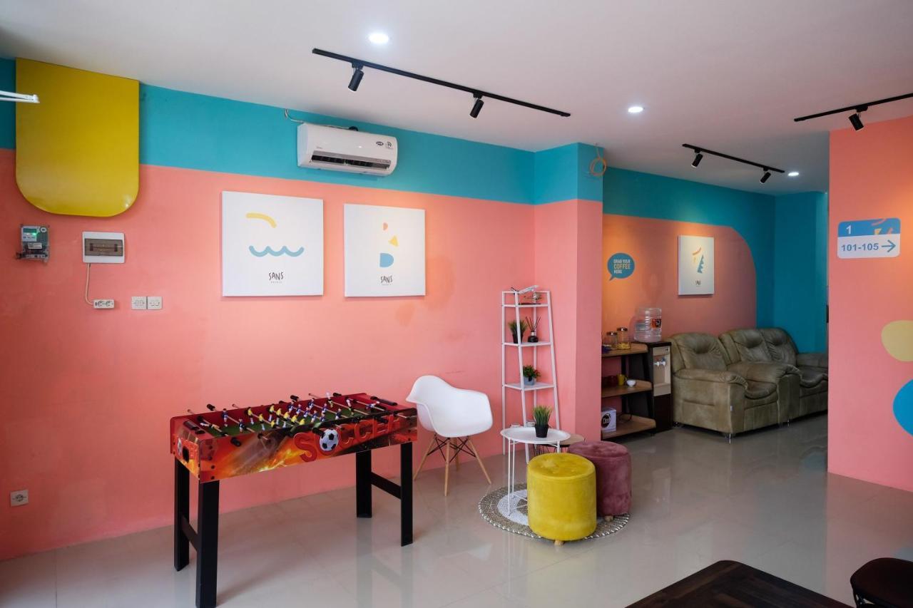 Sans Hotel Tiga Putri Semarang By Reddoorz 外观 照片