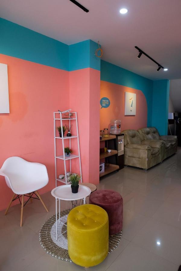 Sans Hotel Tiga Putri Semarang By Reddoorz 外观 照片